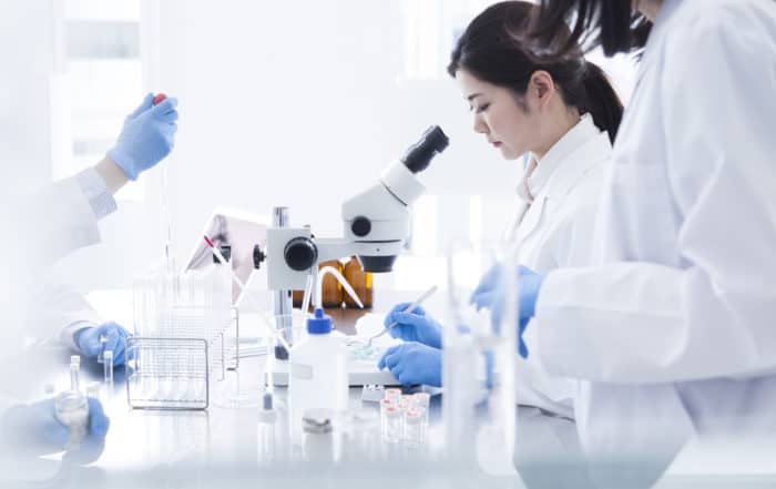 doctors in the laboratory