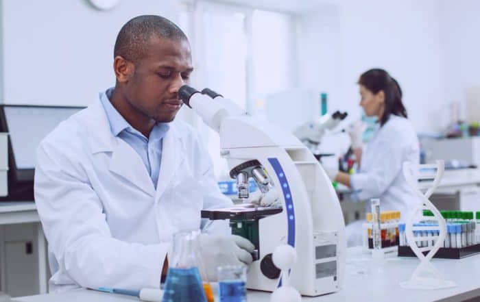 Doctor conducting analysis in the laboratory