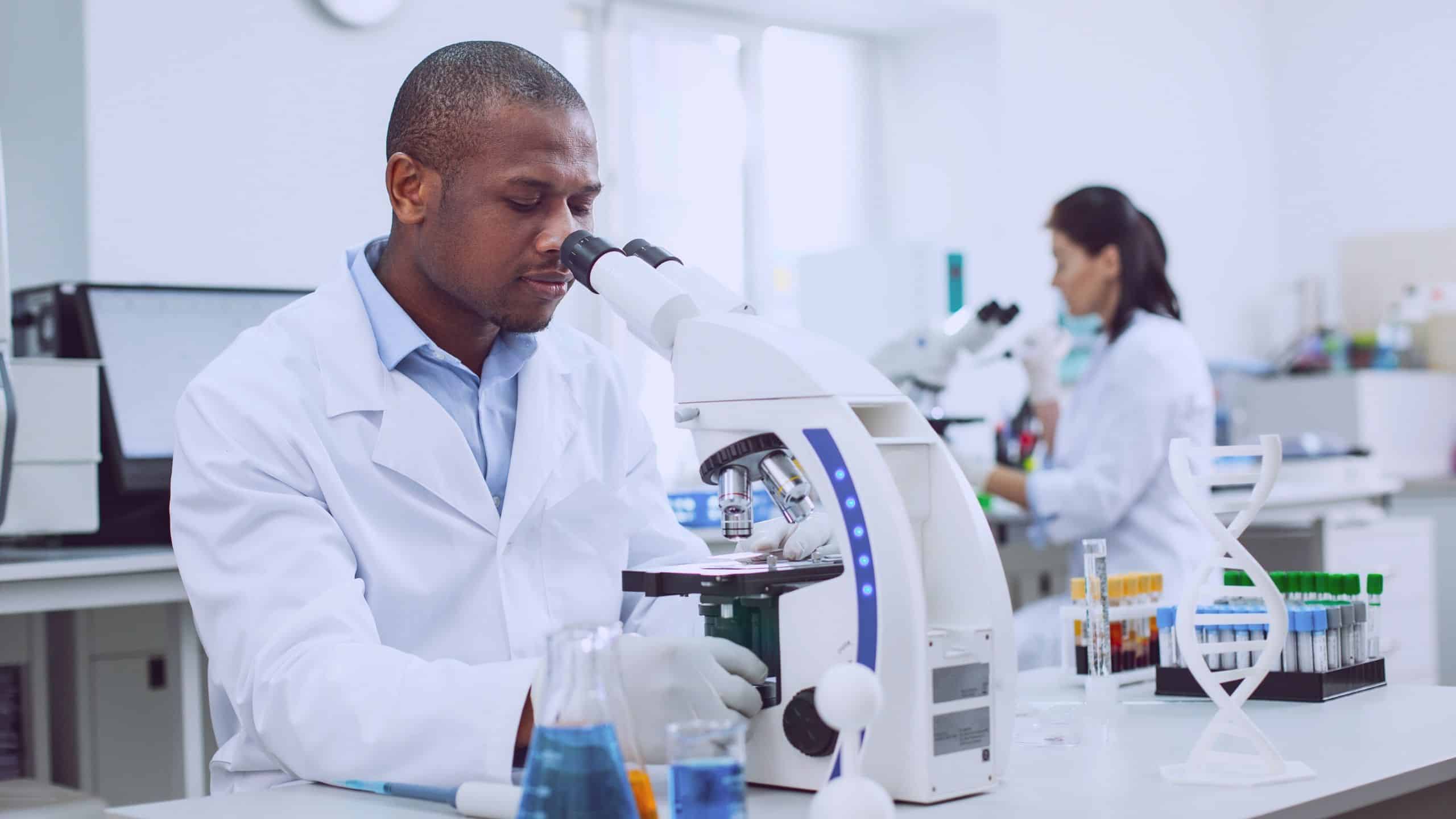 Doctor conducting analysis in the laboratory